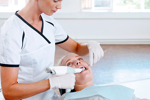 Digitaler Zahnabdruck, Zahnarzt Dr. Büttner in Hildisrieden